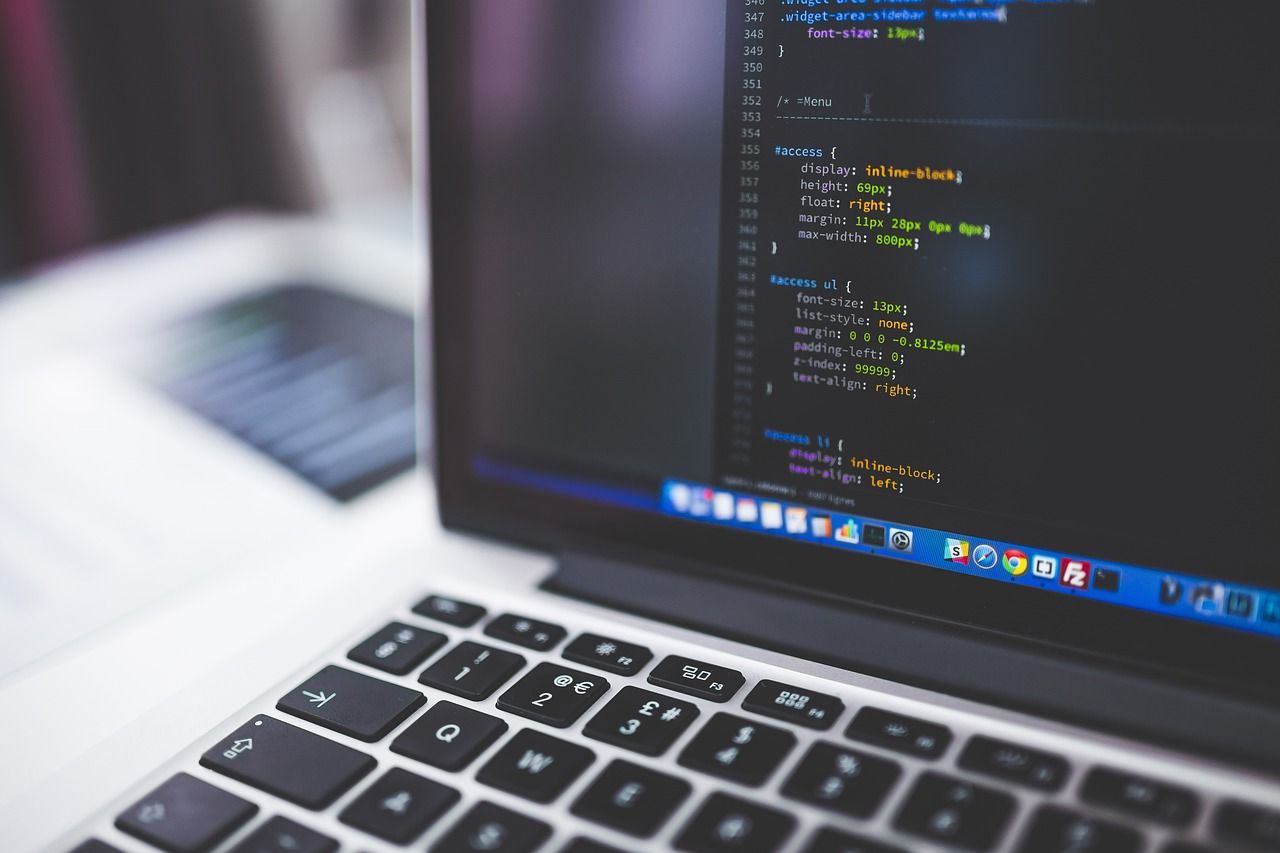 Budowa strony internetowej od podstaw: Przewodnik dla firm na start